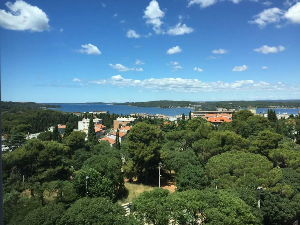 Apartment Panoramic Pula 0*,